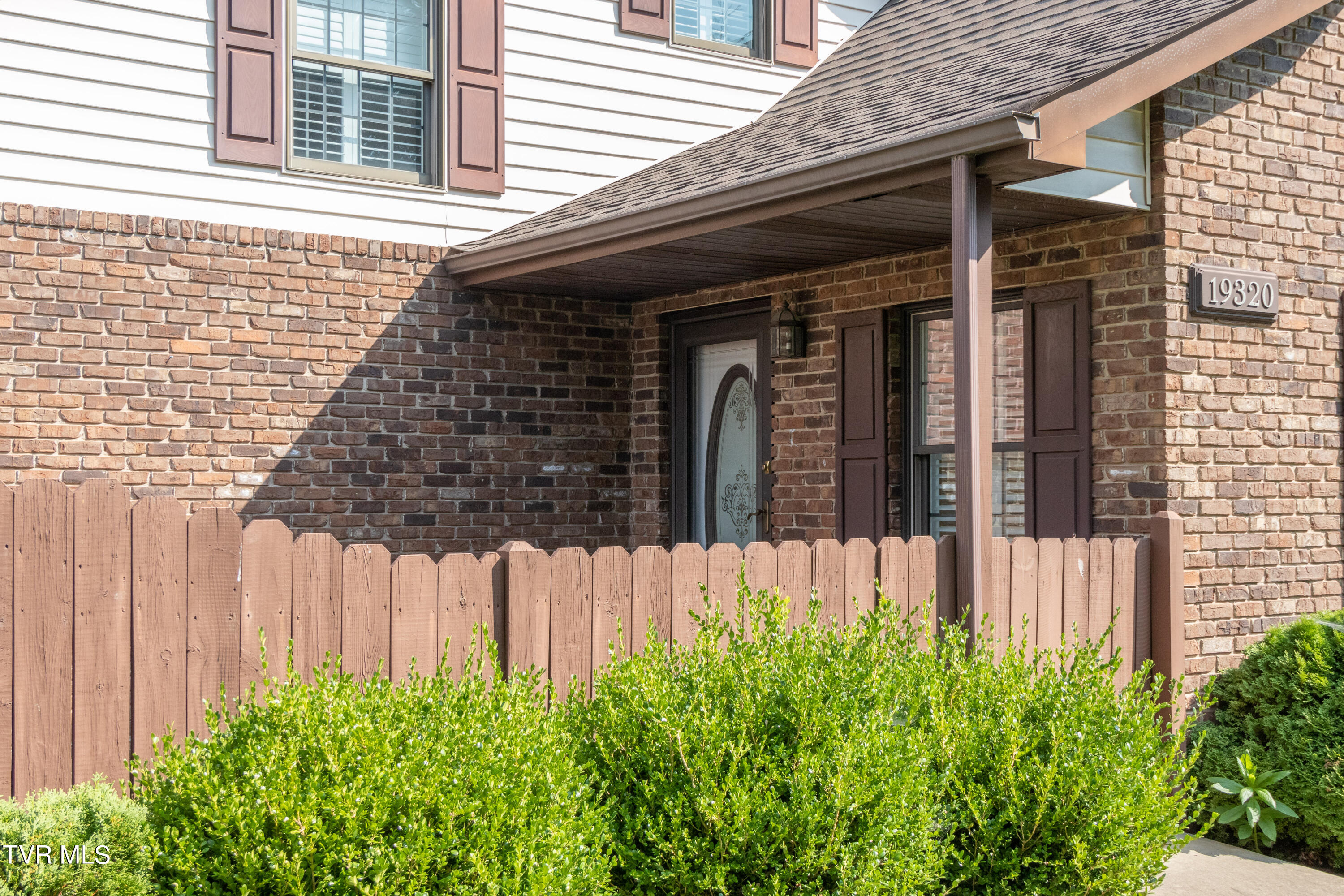 Abingdon, Virginia 24211, United States, 3 Bedrooms Bedrooms, ,2 BathroomsBathrooms,Residential,Pending,47545