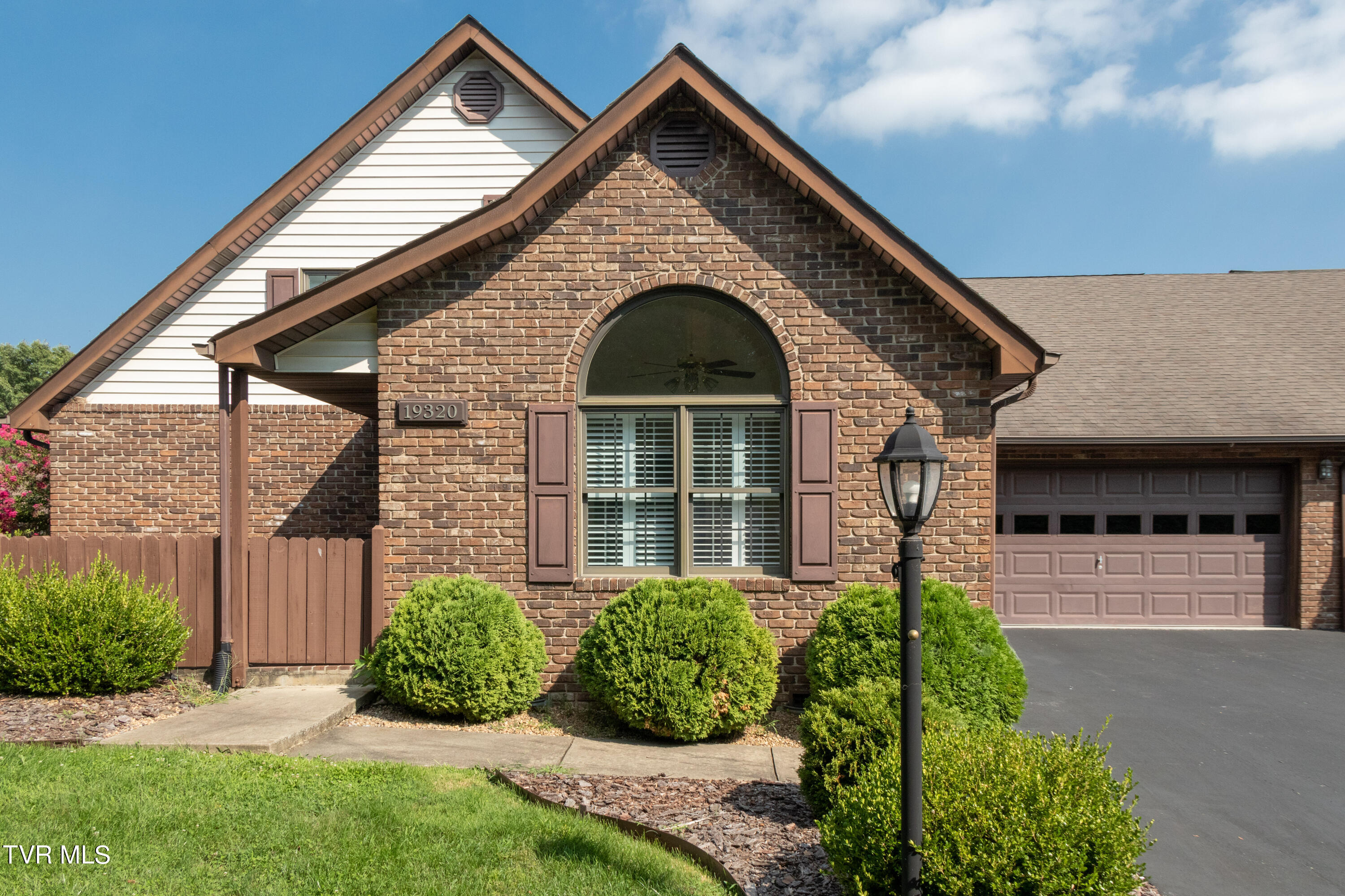 Abingdon, Virginia 24211, United States, 3 Bedrooms Bedrooms, ,2 BathroomsBathrooms,Residential,Pending,47545