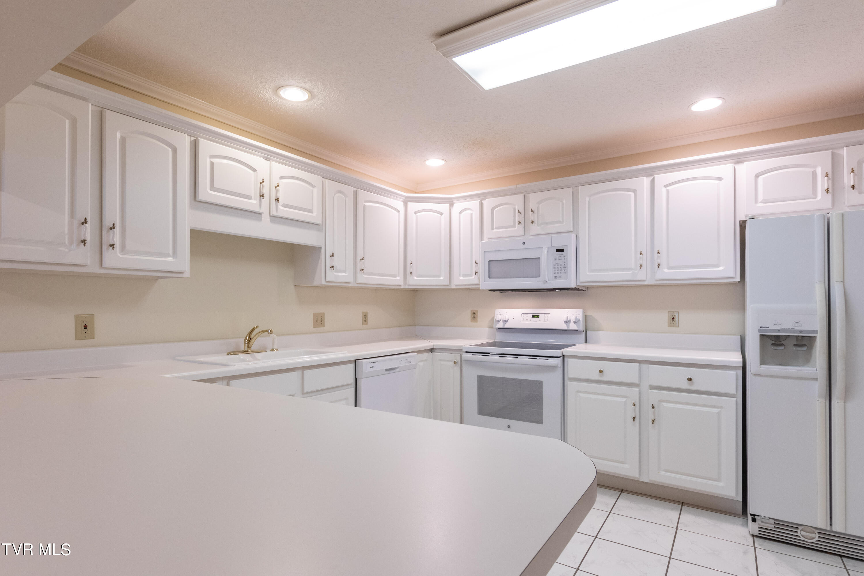 Abingdon, Virginia 24211, United States, 3 Bedrooms Bedrooms, ,2 BathroomsBathrooms,Residential,Pending,47545