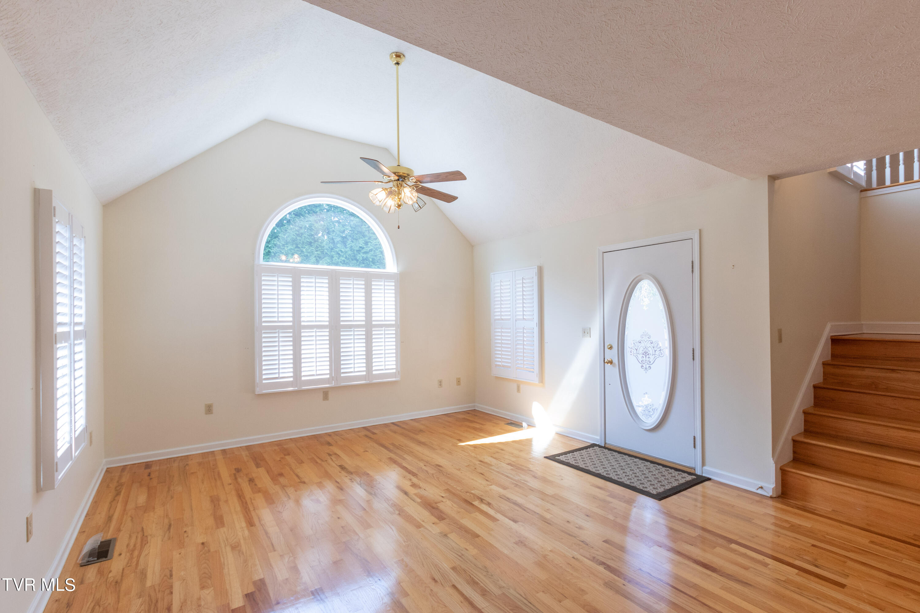 Abingdon, Virginia 24211, United States, 3 Bedrooms Bedrooms, ,2 BathroomsBathrooms,Residential,Pending,47545