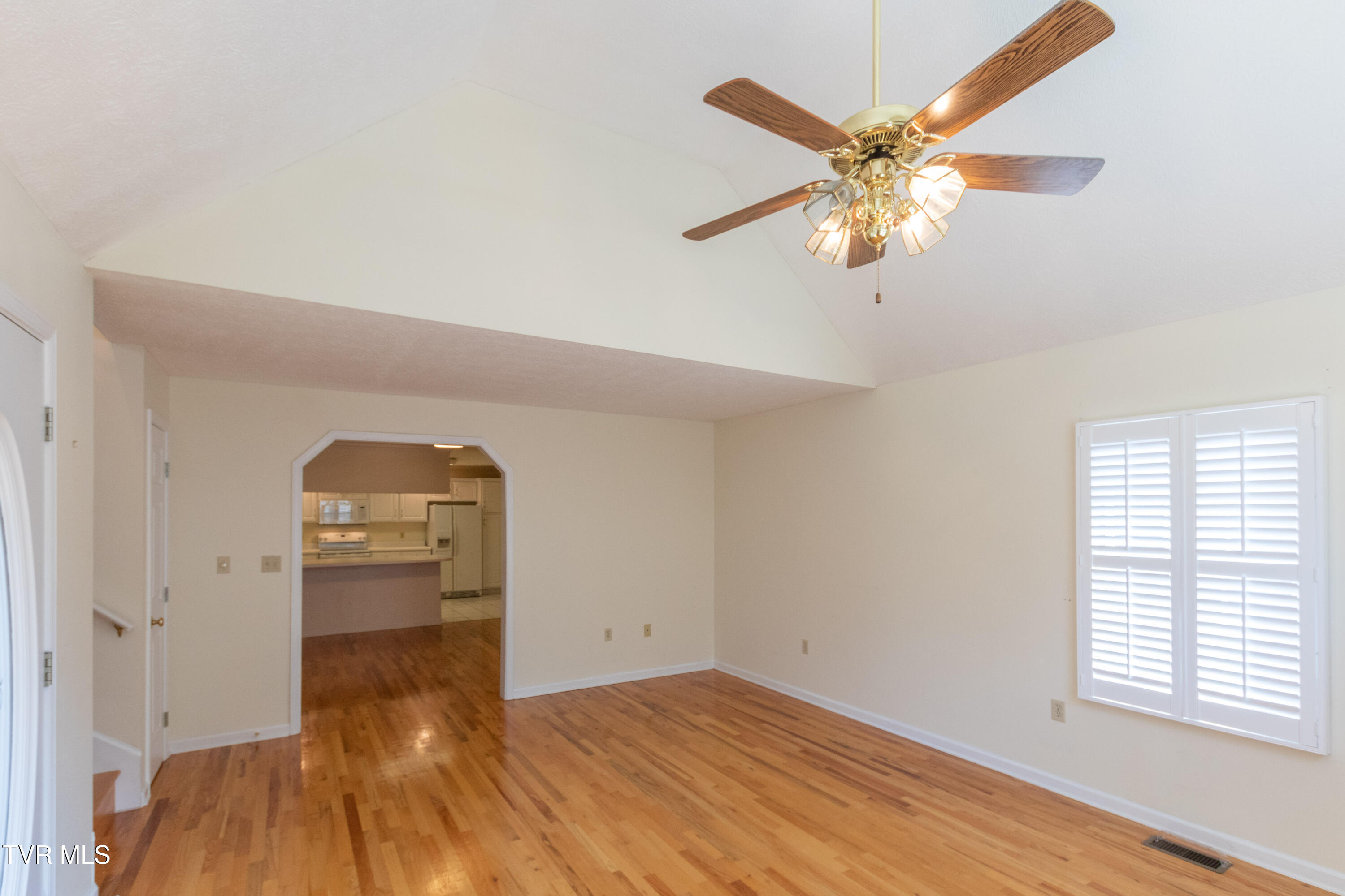 Abingdon, Virginia 24211, United States, 3 Bedrooms Bedrooms, ,2 BathroomsBathrooms,Residential,Pending,47545