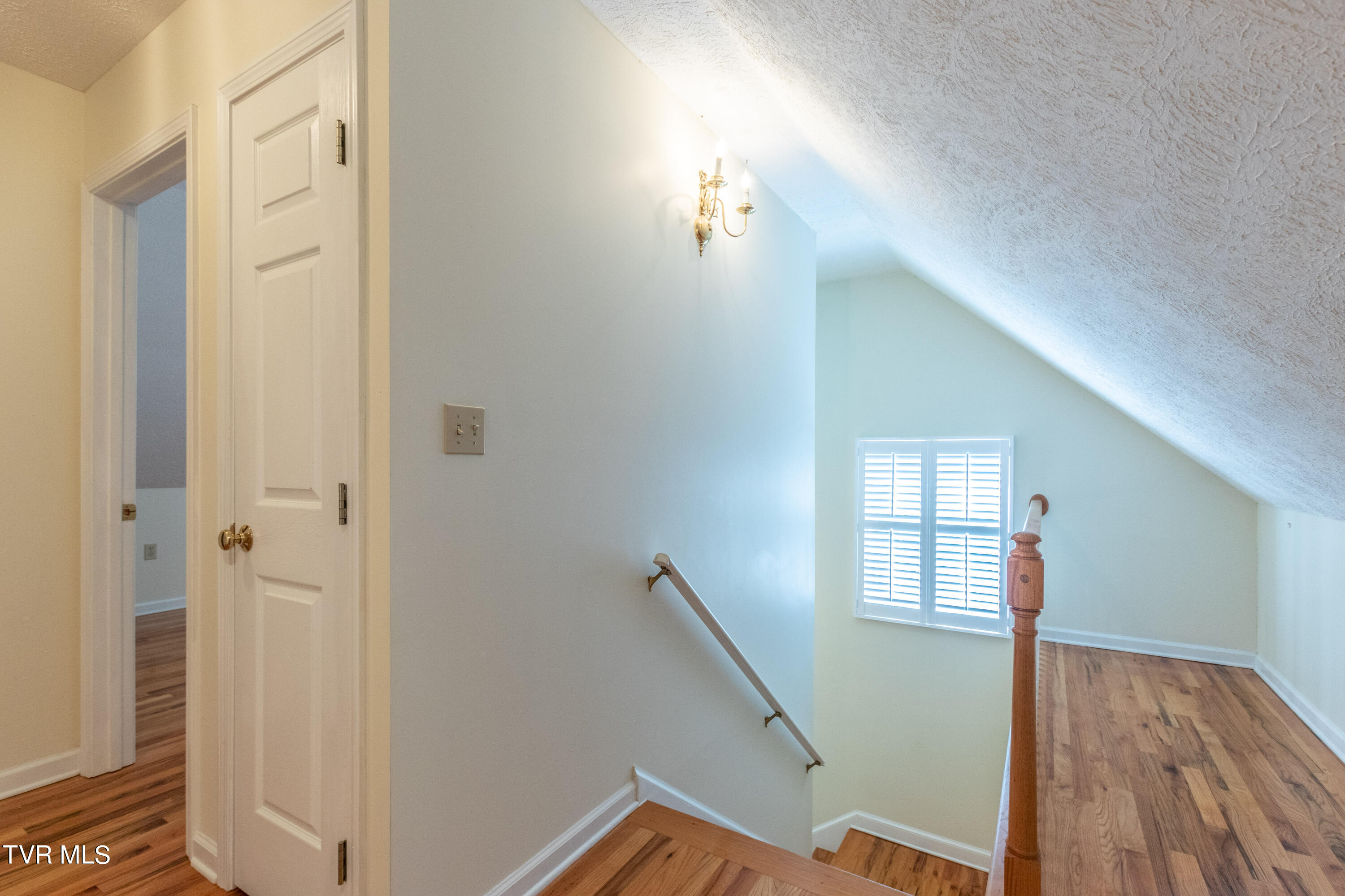 Abingdon, Virginia 24211, United States, 3 Bedrooms Bedrooms, ,2 BathroomsBathrooms,Residential,Pending,47545