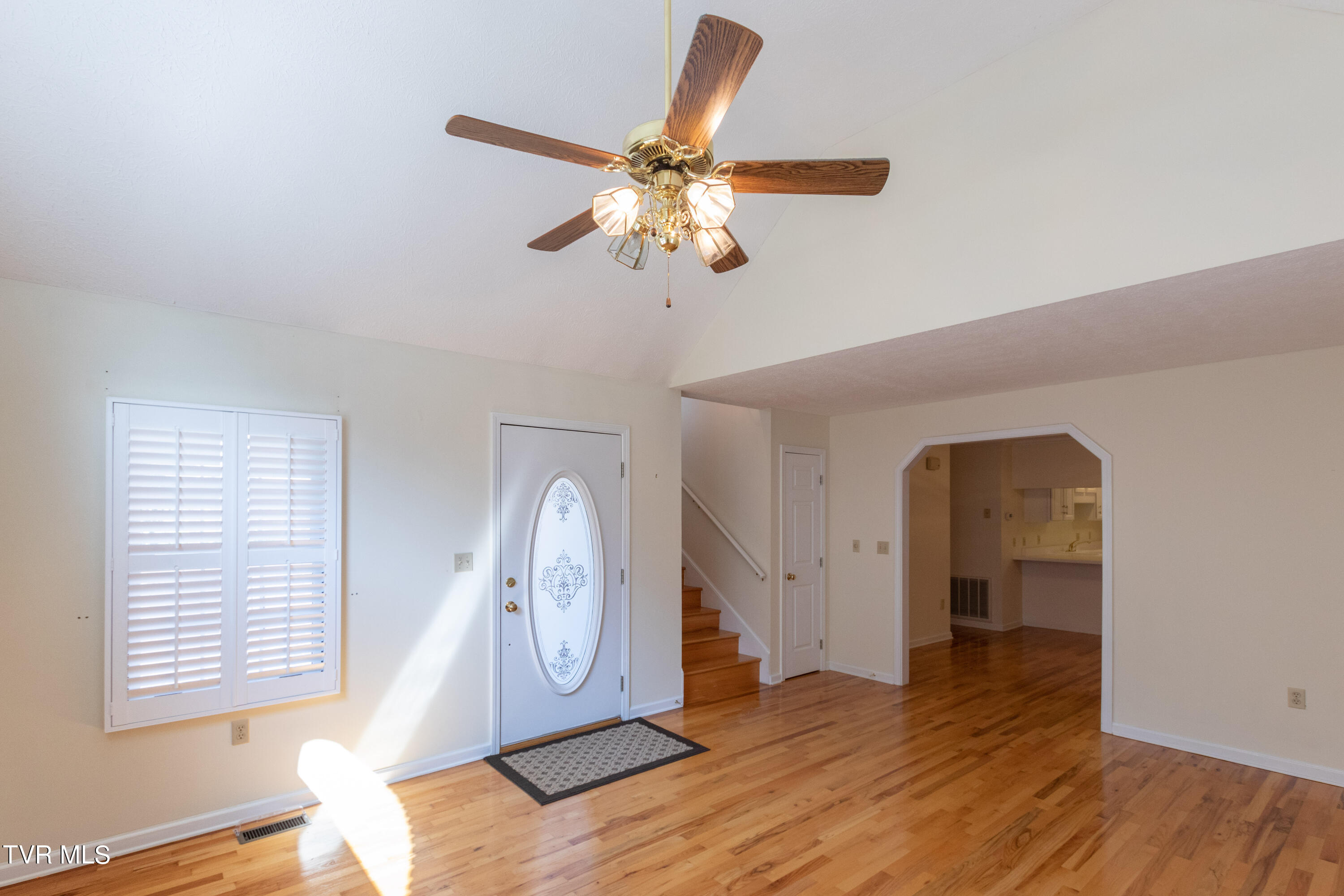 Abingdon, Virginia 24211, United States, 3 Bedrooms Bedrooms, ,2 BathroomsBathrooms,Residential,Pending,47545