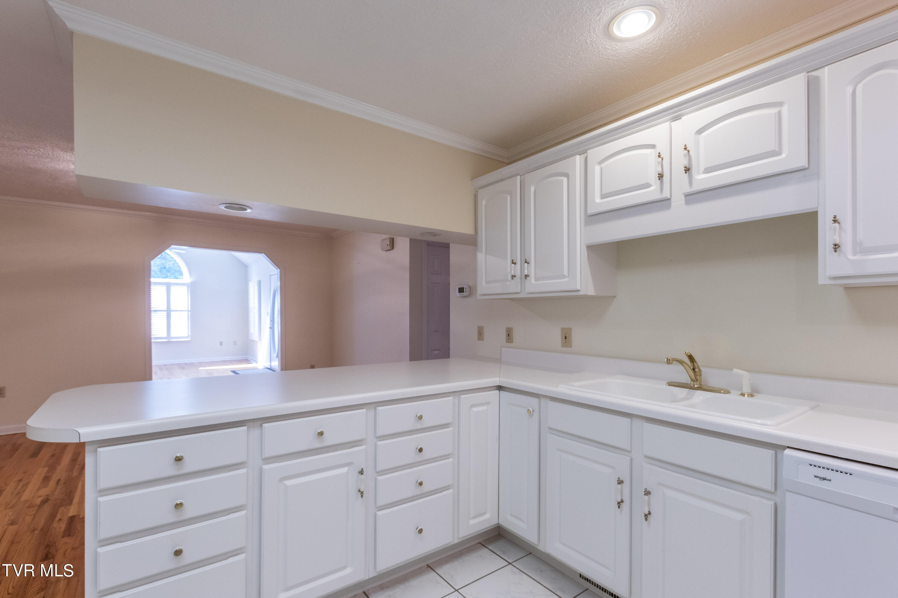 Abingdon, Virginia 24211, United States, 3 Bedrooms Bedrooms, ,2 BathroomsBathrooms,Residential,Pending,47545