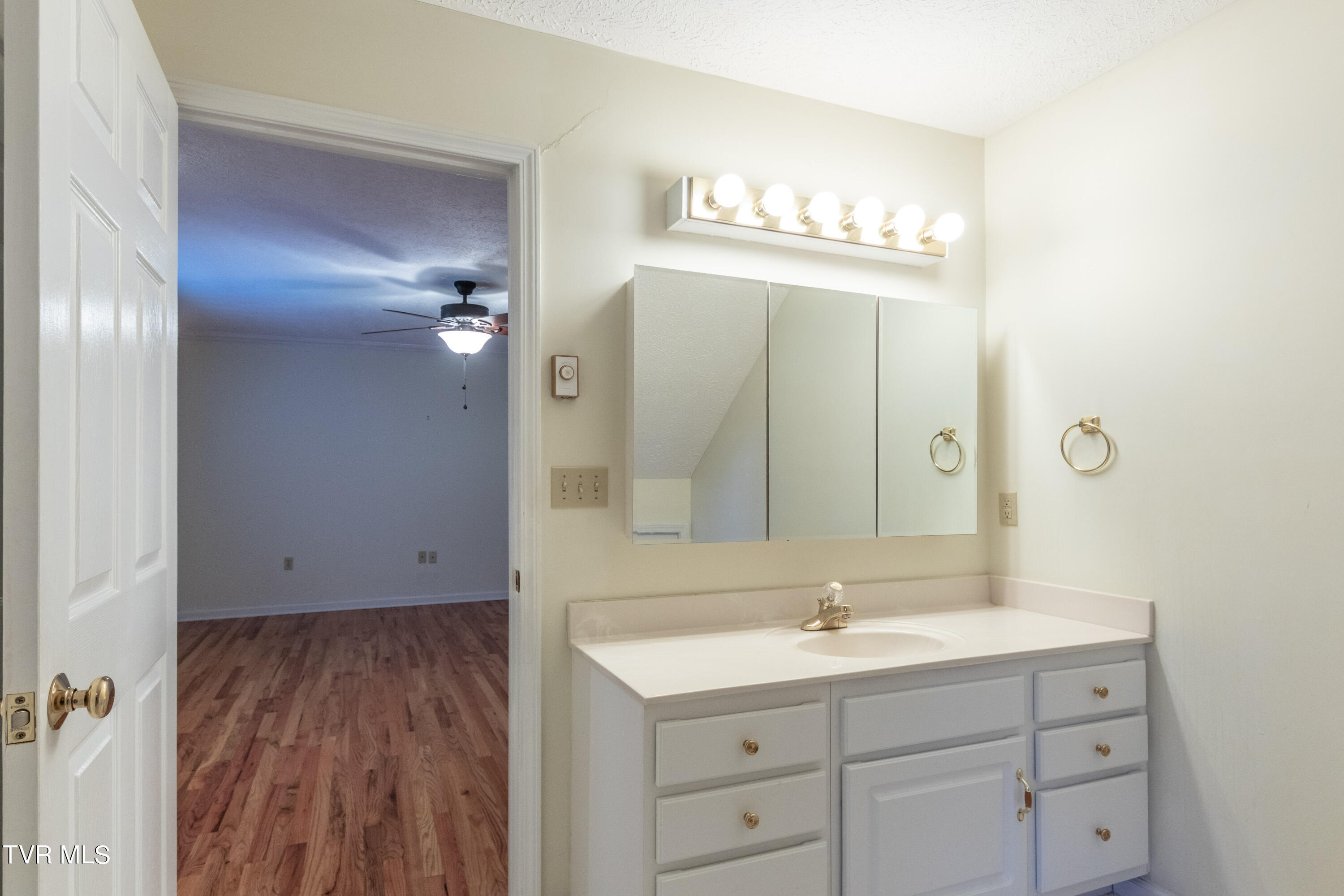 Abingdon, Virginia 24211, United States, 3 Bedrooms Bedrooms, ,2 BathroomsBathrooms,Residential,Pending,47545