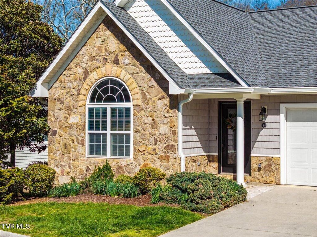 Photo of 34 Bridgewater Court #-, Gray, TN 37615 (MLS # 9992763)