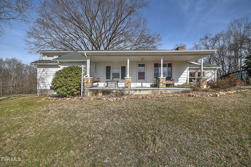 Photo of 634 Cherokee Drive, Mount Carmel, TN 37645 (MLS # 9991497)
