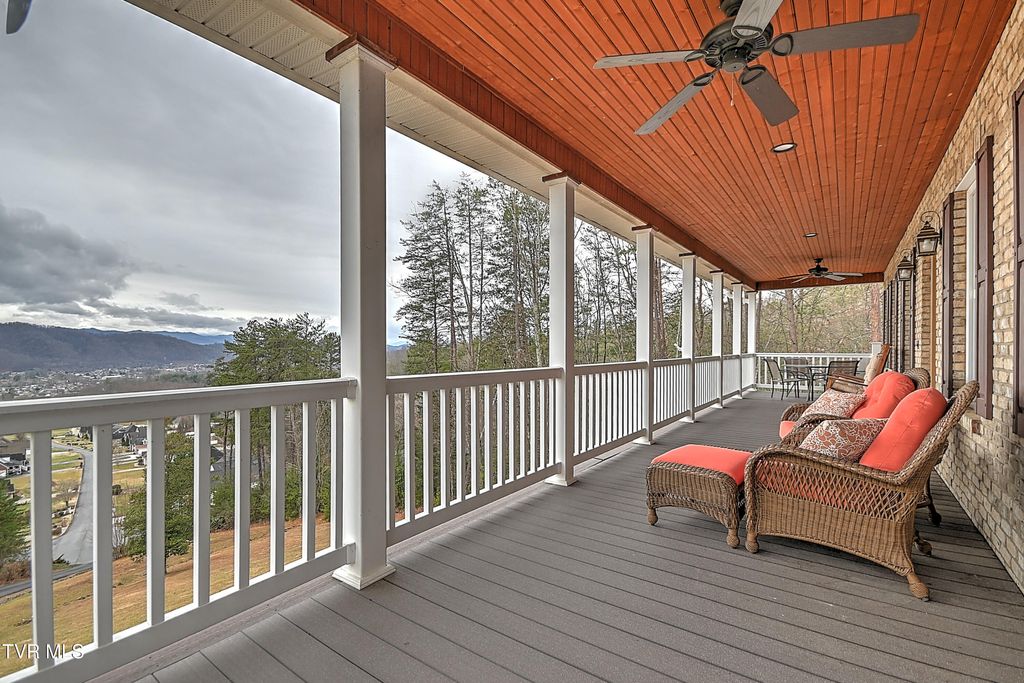 Photo of 128 Willshire Drive, Elizabethton, TN 37643 (MLS # 9989456)