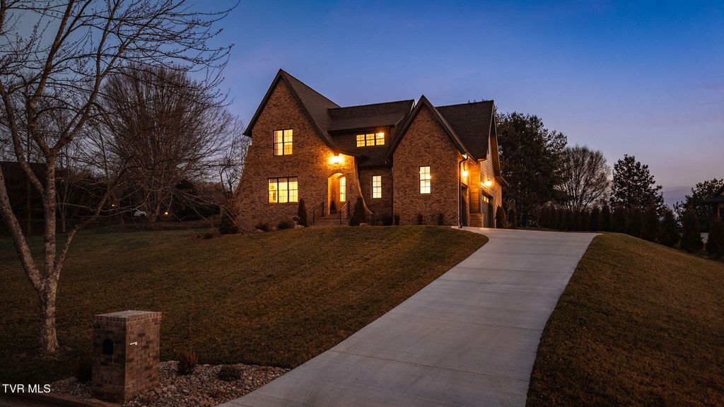 Photo of 302 Huntington Way, Johnson City, TN 37604 (MLS # 9992185)