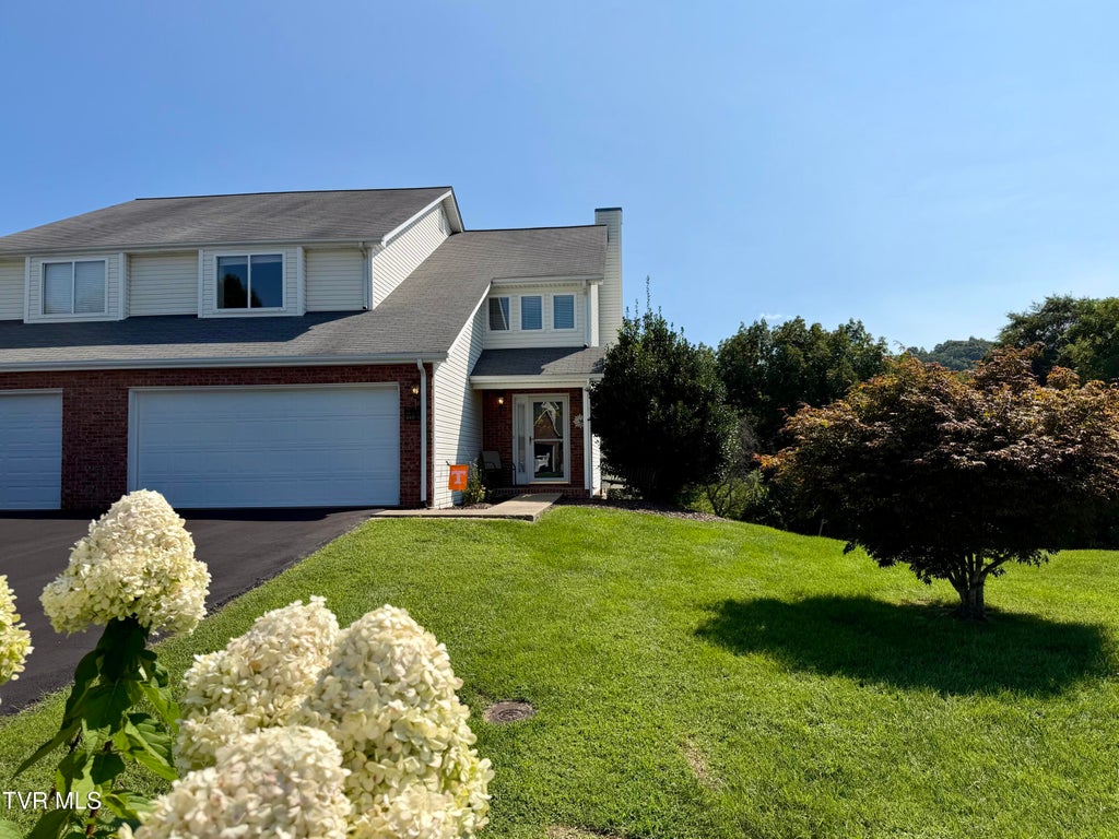 Photo of 148 Robinson Walk #A, Bristol, TN 37620 (MLS # 9999947)