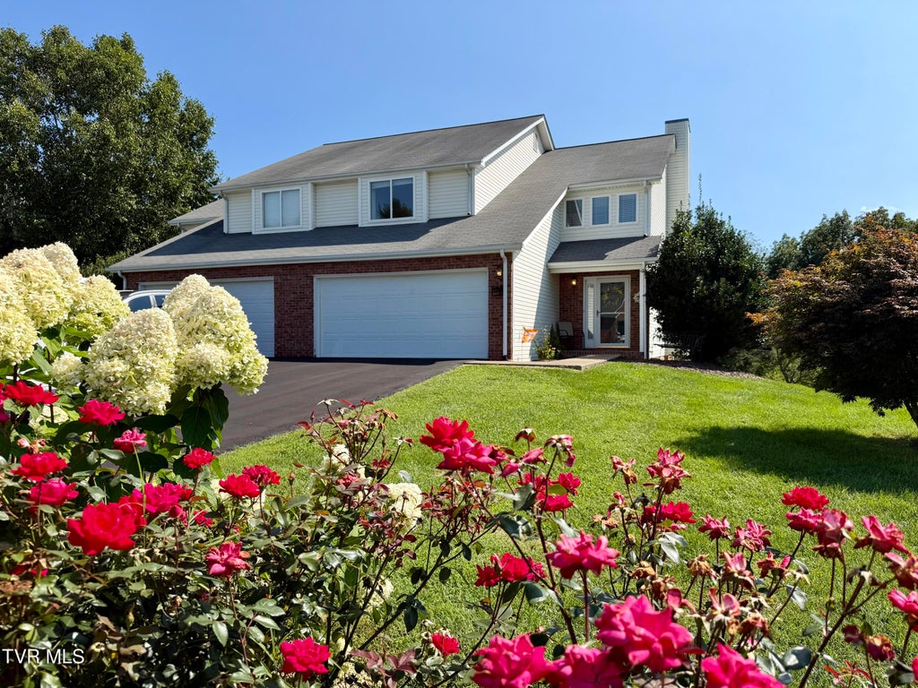 Photo of 148 Robinson Walk #A, Bristol, TN 37620 (MLS # 9999947)