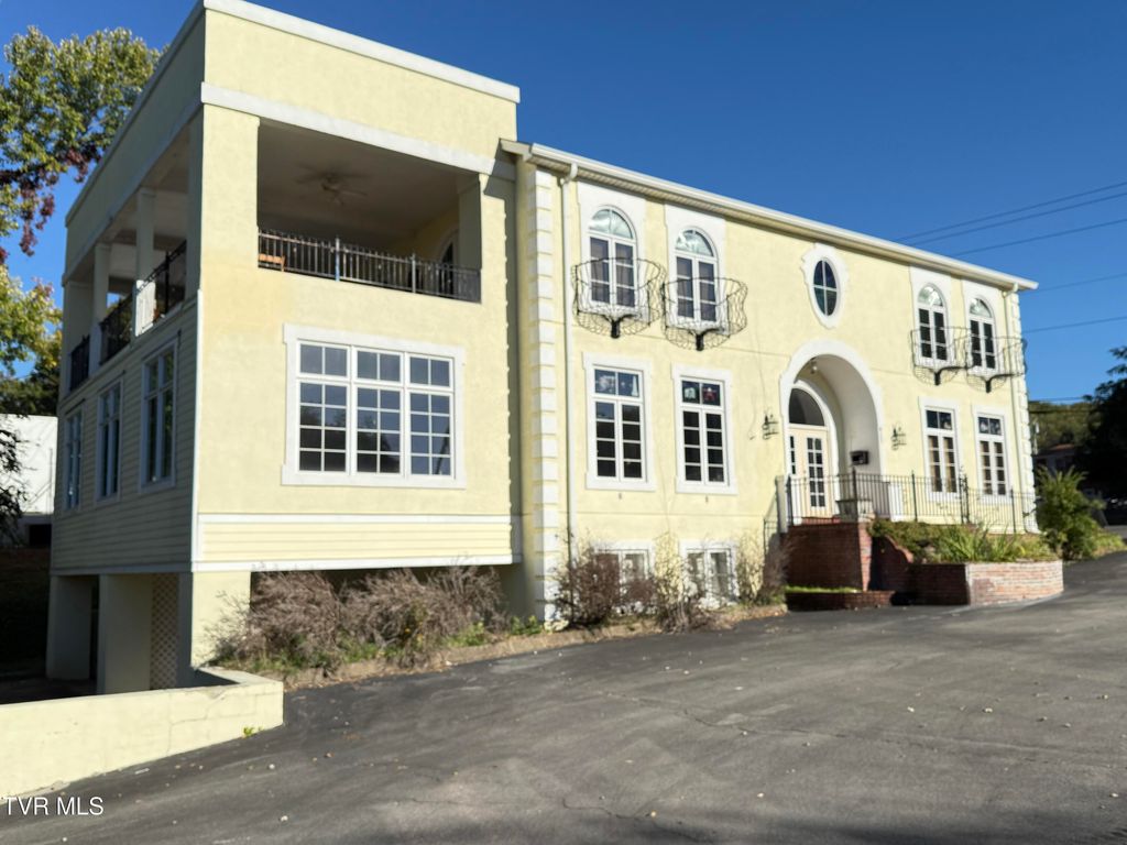 Photo of 411 Bemberg Road, Elizabethton, TN 37643 (MLS # 9987564)