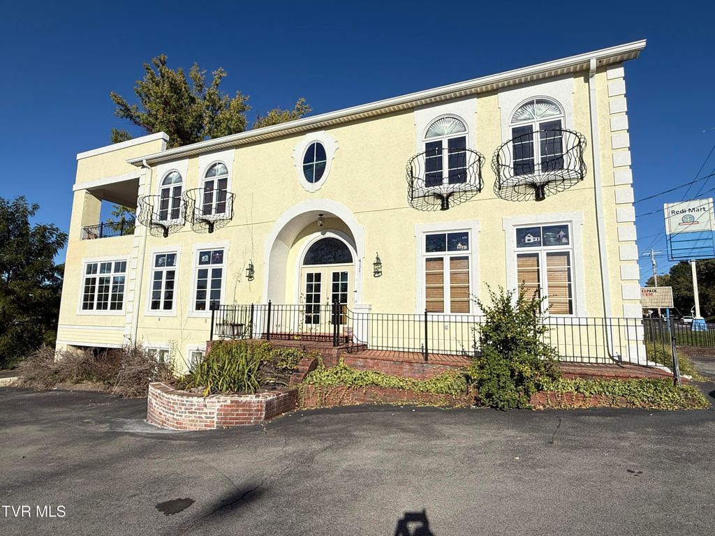 Photo of 411 Bemberg Road, Elizabethton, TN 37643 (MLS # 9987564)