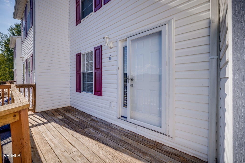 Photo of 41 Tulip Grove CIR #Apt 4, Bristol, TN 37620 (MLS # 10000798)