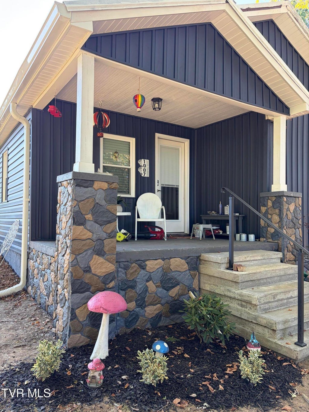 Photo of 1007 Embreville Road, Johnson City, TN 37604 (MLS # 10000961)