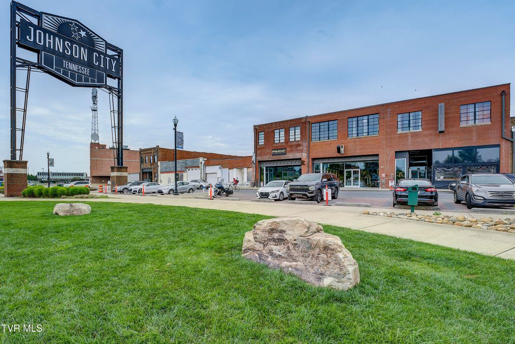 Photo of 121 Commerce Street #204, Johnson City, TN 37604 (MLS # 9988901)