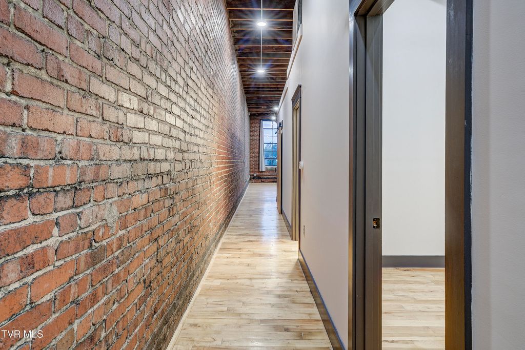 Photo of 121 Commerce Street #204, Johnson City, TN 37604 (MLS # 9988901)