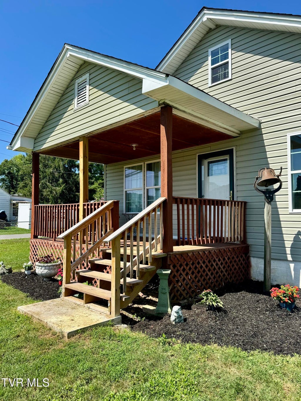 Photo of 2204 State Line Road, Elizabethton, TN 37643 (MLS # 10000095)