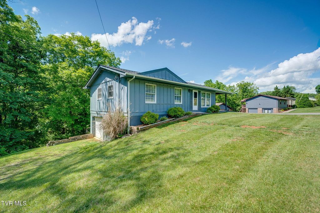 Photo of 1134 Cooks Valley Road, Kingsport, TN 37664 (MLS # 9996016)