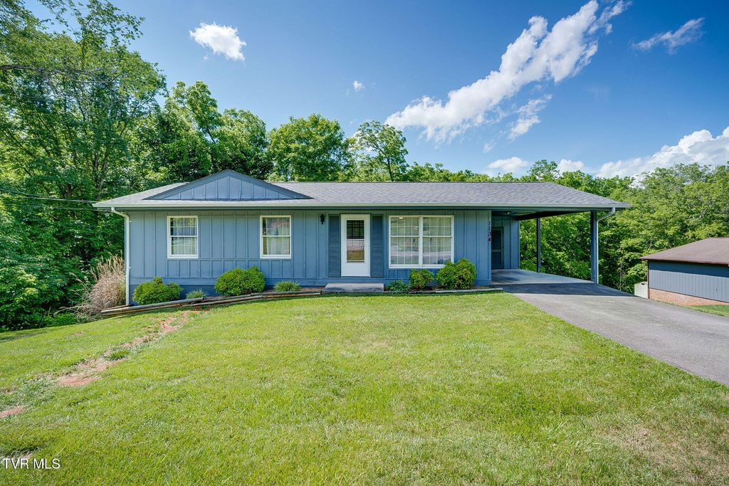 Photo of 1134 Cooks Valley Road, Kingsport, TN 37664 (MLS # 9996016)
