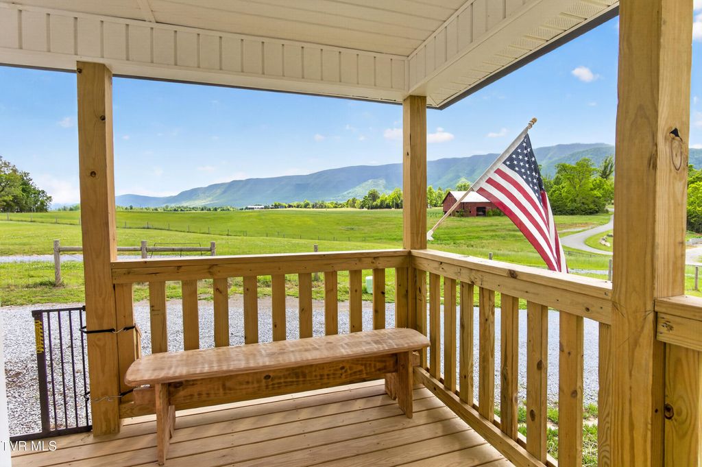 Photo of 105 Woolsey College Road, Greeneville, TN 37743 (MLS # 9994867)