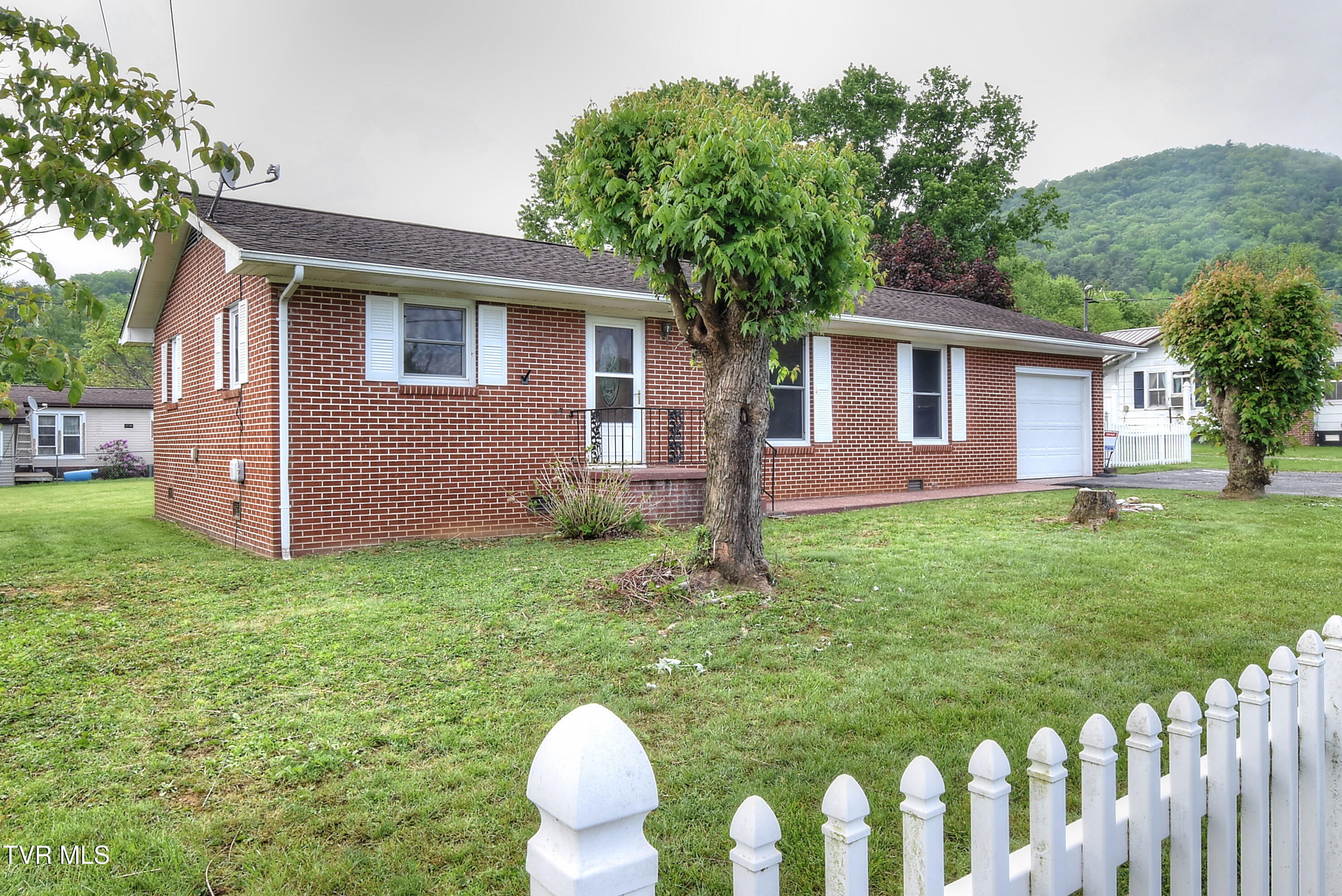 106 Parsley Street, Erwin, Tennessee image 2