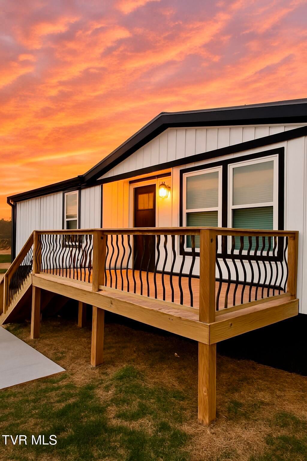 Photo of 1836 Anderson Street, Bristol, TN 37620 (MLS # 9989238)