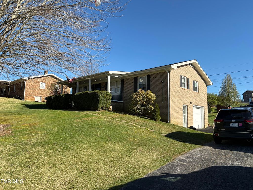 Photo of 19324 Woodland Hills Road, Abingdon, VA 24210 (MLS # 9994132)