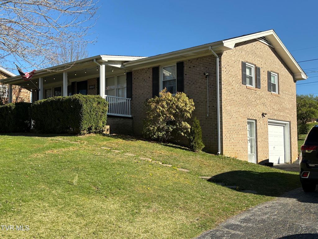 Photo of 19324 Woodland Hills Road, Abingdon, VA 24210 (MLS # 9994132)