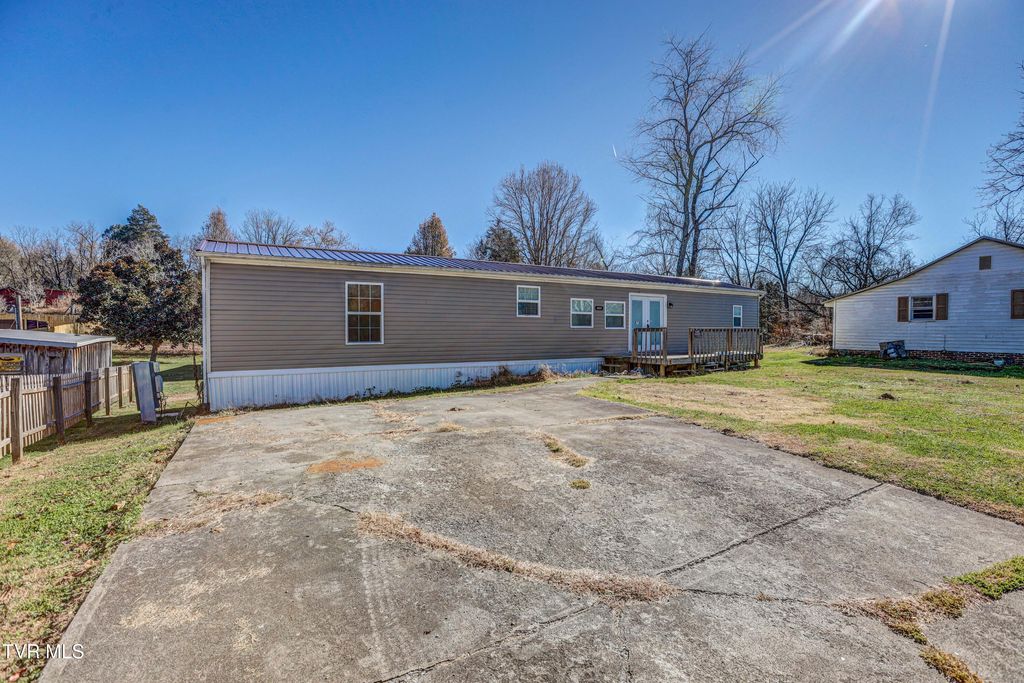 Photo of 1693 Paperville Road, Bristol, TN 37620 (MLS # 9988423)