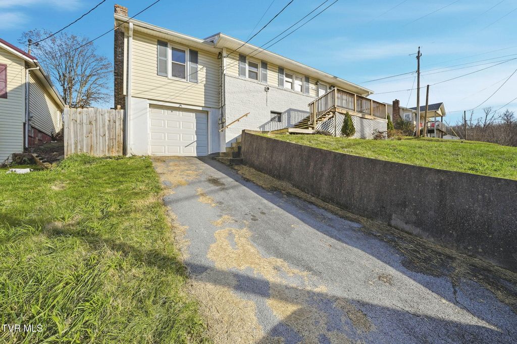 Photo of 200 Independence Avenue, Mount Carmel, TN 37645 (MLS # 9989140)