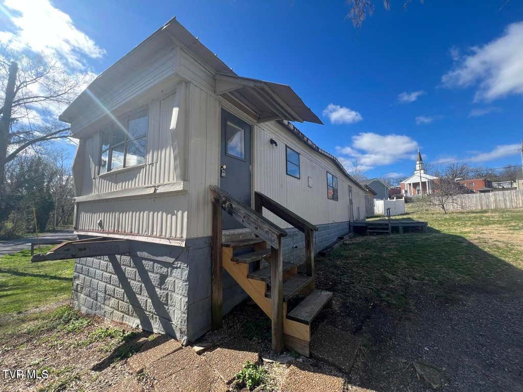 Photo of 2004 Charlotte Street, Kingsport, TN 37660 (MLS # 9996685)