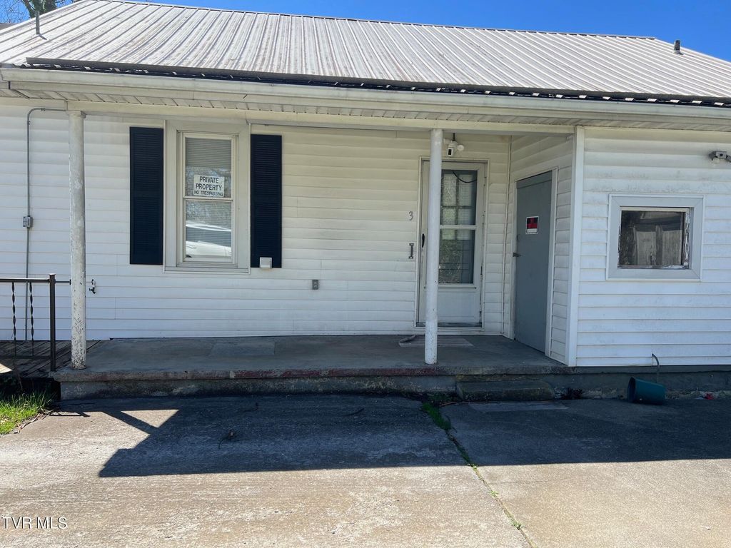 Photo of 615 Buckner Street, Bristol, VA 24201 (MLS # 9993097)