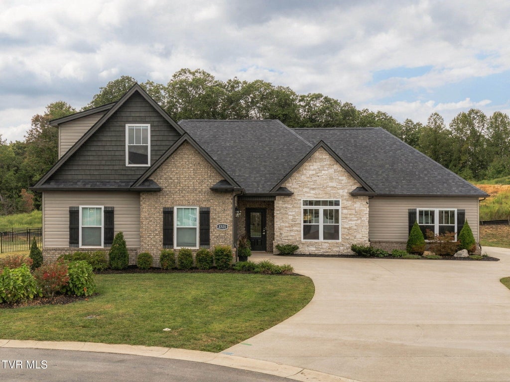 Photo of 3320 Cottage Green Court, Kingsport, TN 37664 (MLS # 10000831)