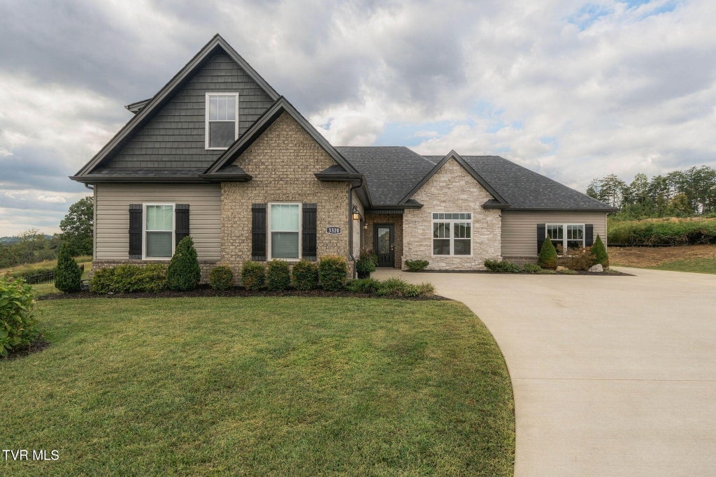 Photo of 3320 Cottage Green Court, Kingsport, TN 37664 (MLS # 10000831)