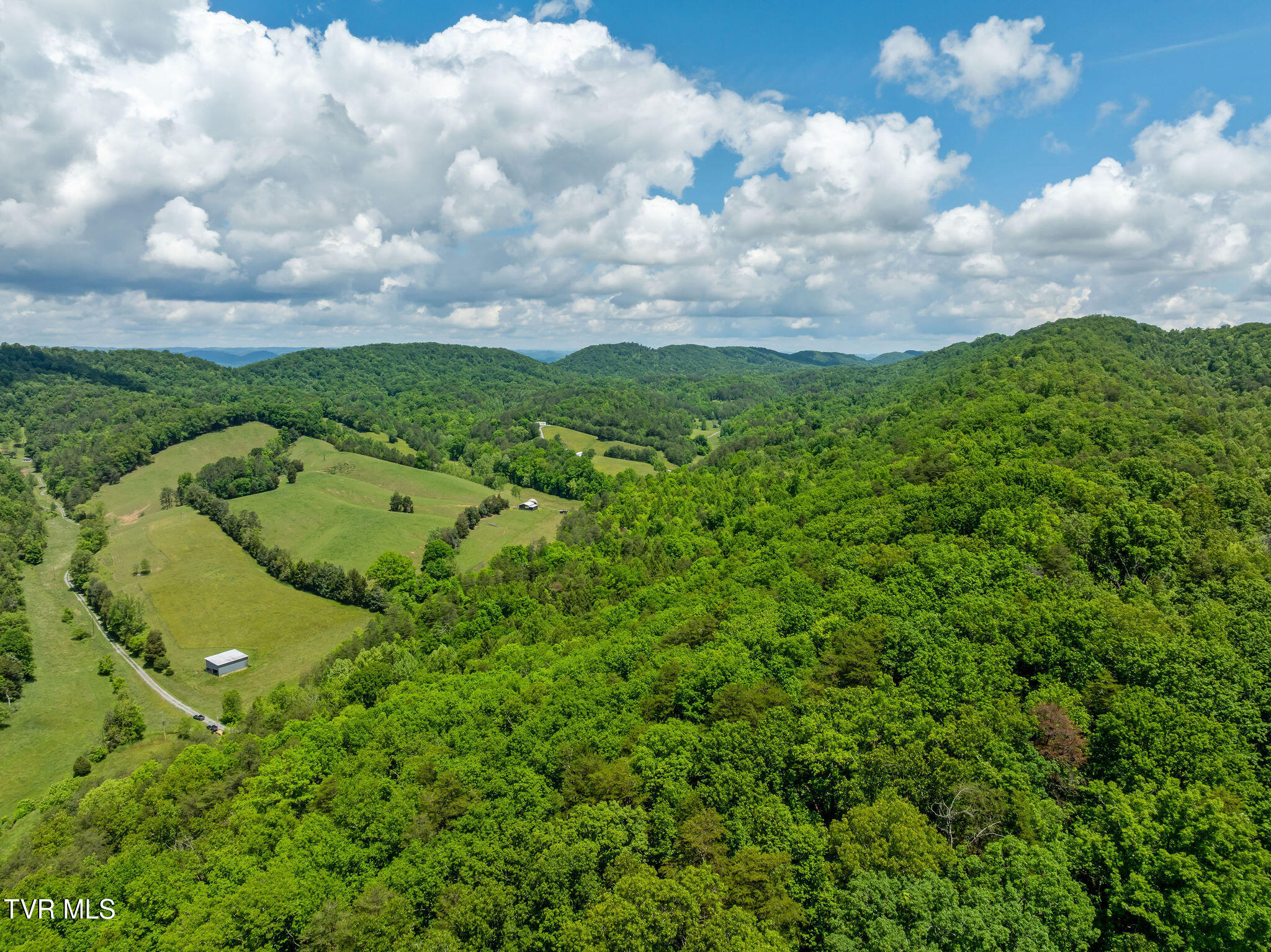 2039 War Valley Road, Rogersville, Tennessee image 4