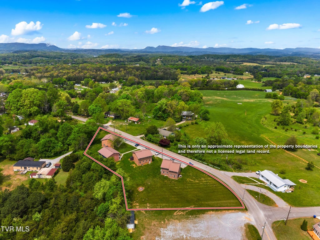Photo of 3229 Blue Springs Road, Strawberry Plains, TN 37871 (MLS # 10000081)
