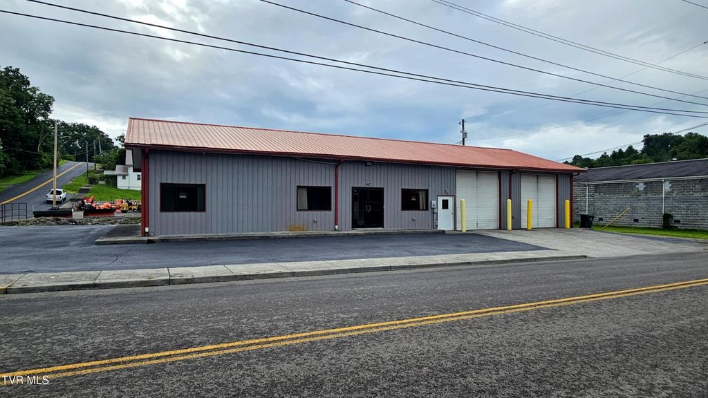 Photo of 118 Grand Avenue, Coeburn, VA 24230 (MLS # 9984396)