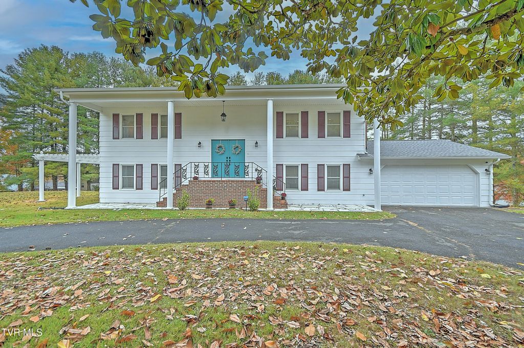 Photo of 22097 Strada Circle, Bristol, VA 24202 (MLS # 9987811)