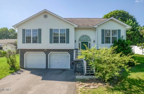 Photo of 183 Royal Oaks Drive, Jonesborough, TN 37659 (MLS # 9996443)
