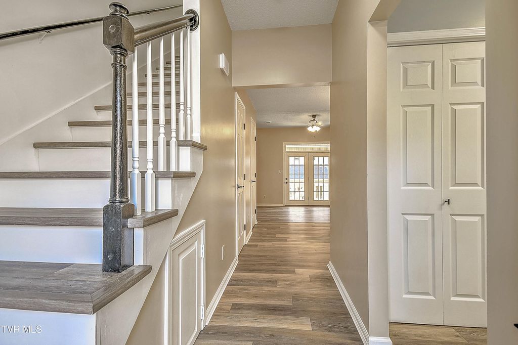 Photo of 1201 8 Th Avenue #4, Johnson City, TN 37601 (MLS # 9990163)