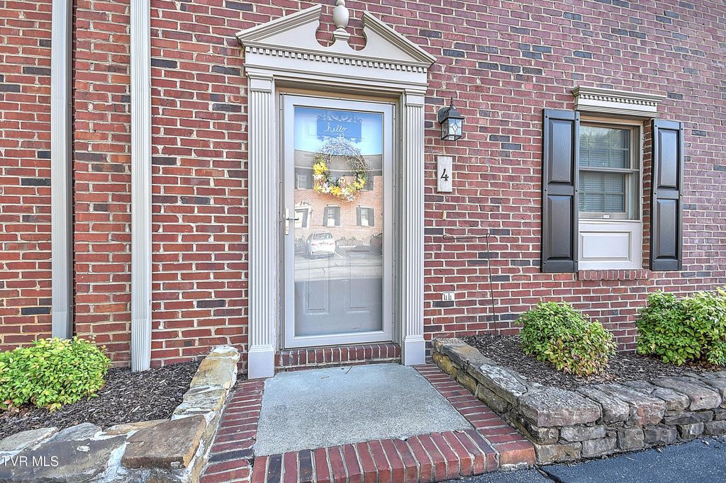 Photo of 1201 8 Th Avenue #4, Johnson City, TN 37601 (MLS # 9990163)