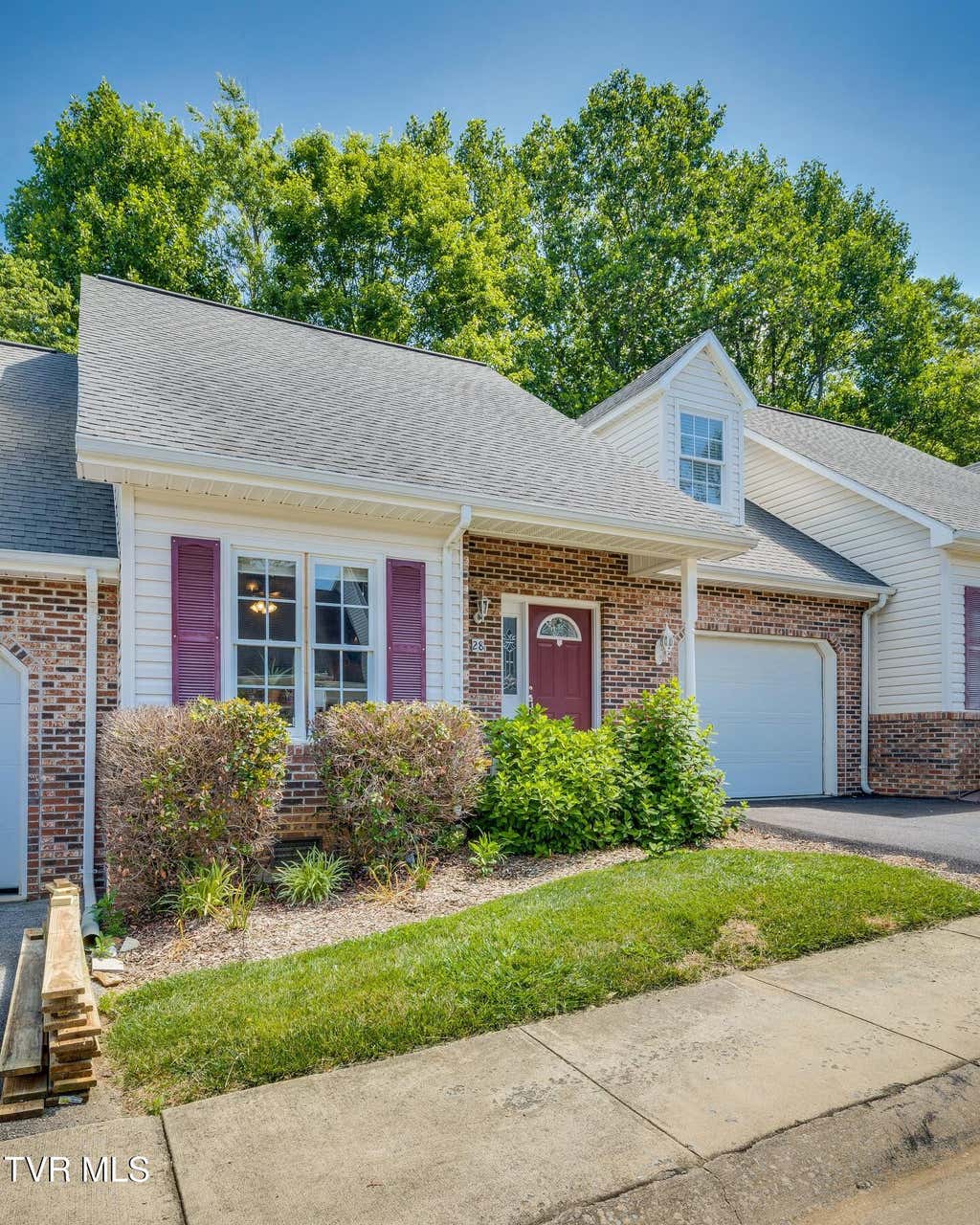 Photo of 28 Cherokee Ridge Court, Johnson City, TN 37604 (MLS # 9998371)