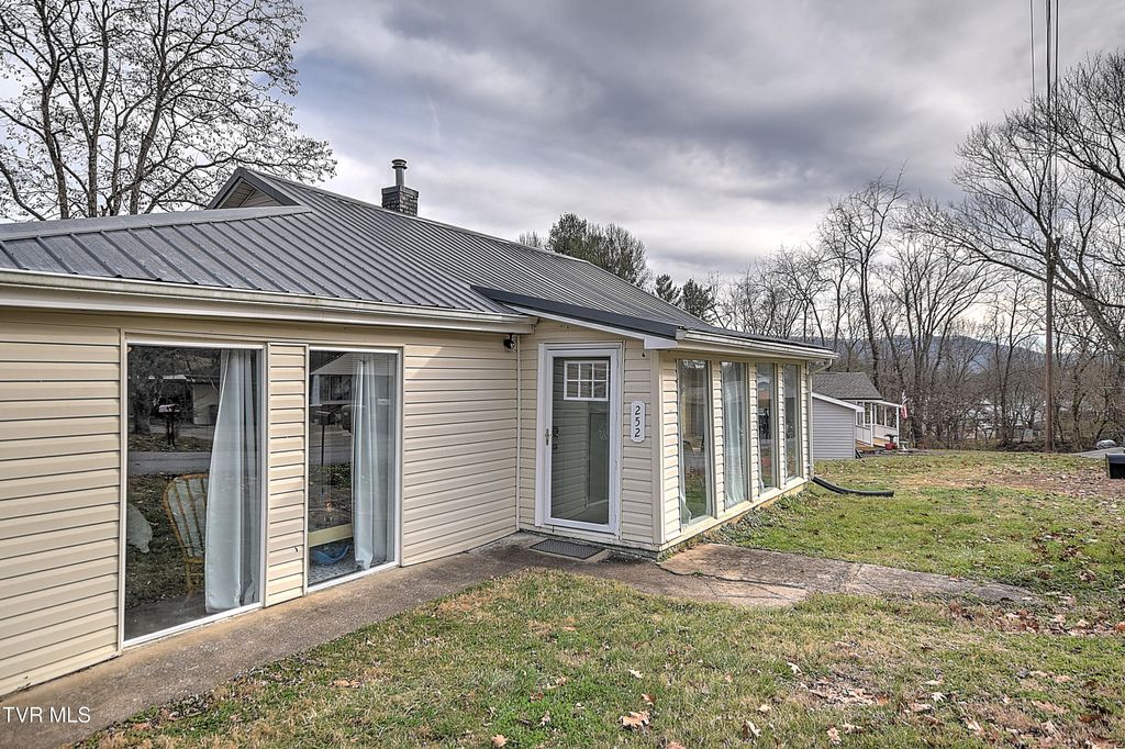 Photo of 252 Ashville Avenue, Mount Carmel, TN 37645 (MLS # 9990152)