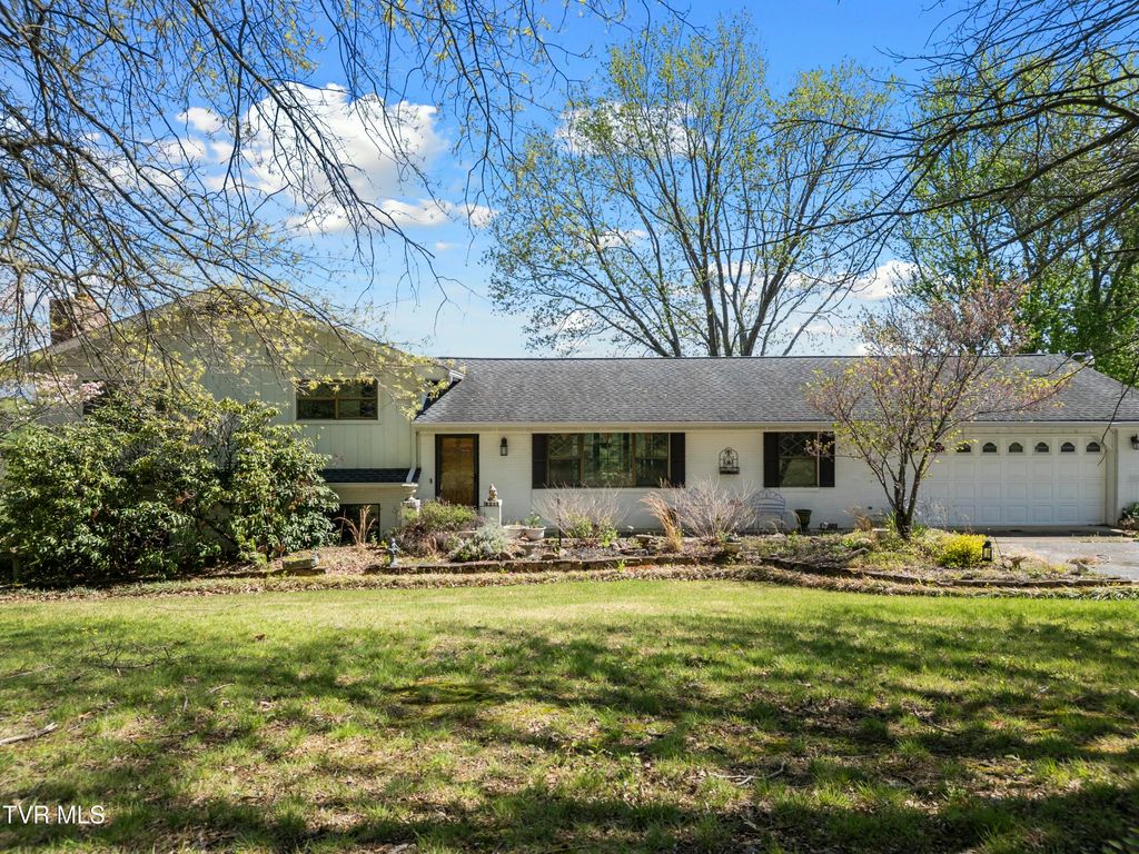 Photo of 1417 Upland Avenue, Greeneville, TN 37743 (MLS # 9991049)