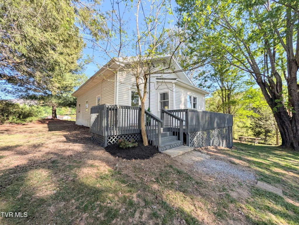 Photo of 139 Bill Bennett Road, Johnson City, TN 37604 (MLS # 9995728)