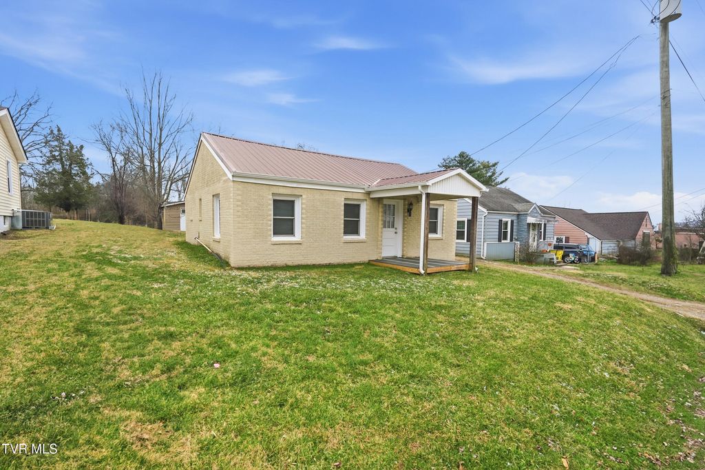 Photo of 3361 Bloomingdale Road, Kingsport, TN 37660 (MLS # 9990757)