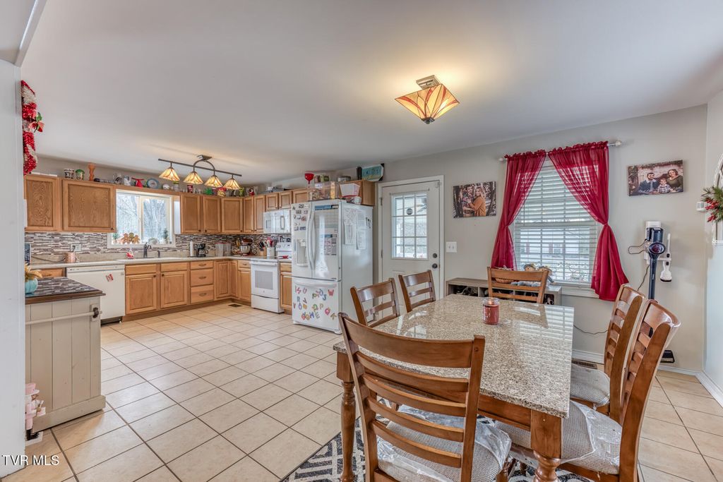 Photo of 131 Grubb Lane, Bristol, TN 37620 (MLS # 9988751)