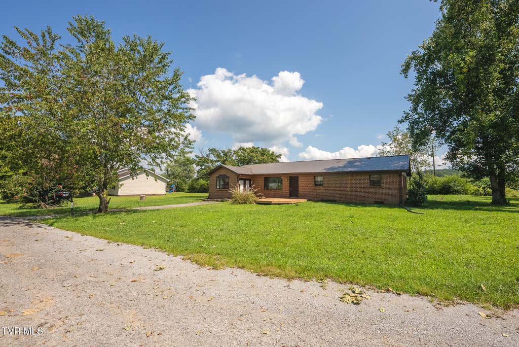 Photo of 211 Chestnut Road, Speedwell, TN 37870 (MLS # 9999818)