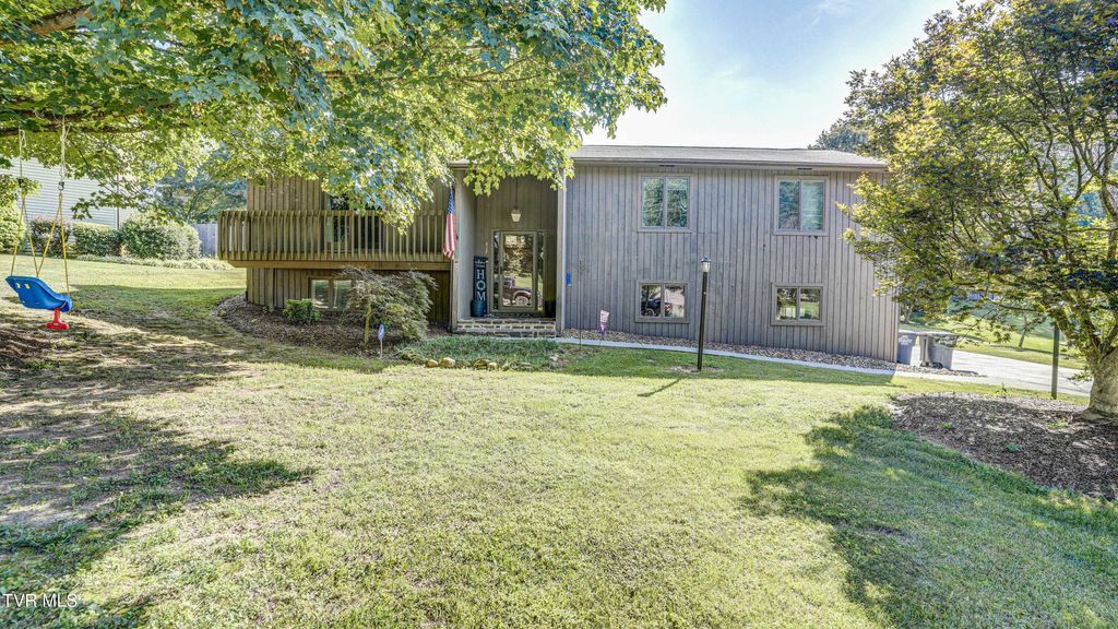 Photo of 417 Heatherview Court, Kingsport, TN 37663 (MLS # 9984315)